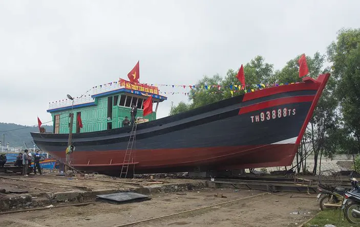 The new 76-m vessels rest on her cradle ready for the launch. (Haig-Brown photos courtesy of Cummins Marine)