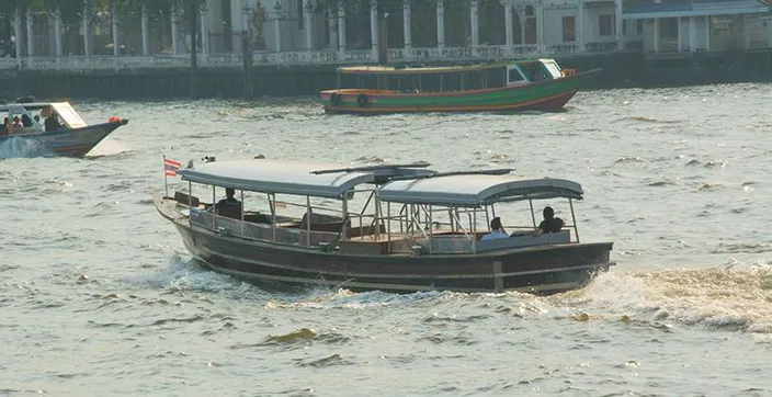 Water taxi: 12- by 2.5-meter powered by Cummins 6BTA-M 5.9-liter, 150 HP, owned by Supatra Co., LTD) (Photo: Haig-Brown/Cummins)