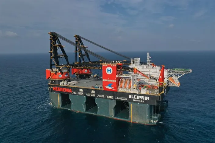 World’s largest crane vessel Heerema Sleipnir with a lifting capacity of 2x10,000 metric tonnes. Copyright: Heerema
